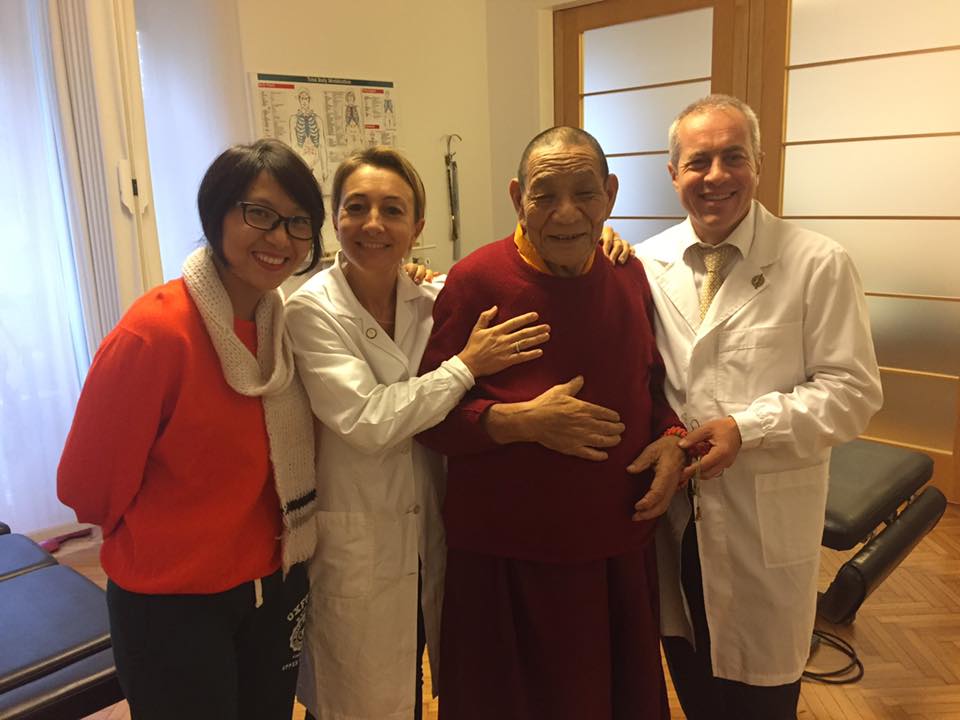 Il Ven. Lama Jampa Monlam si affida ai nostri trattamenti chiropratici