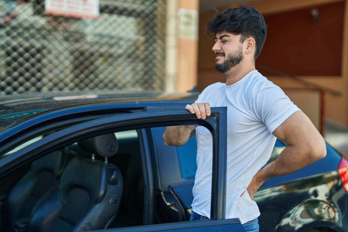 mal di schiena in vacanza Mal di schiena in vacanza: cosa fare se arriva all’improvviso